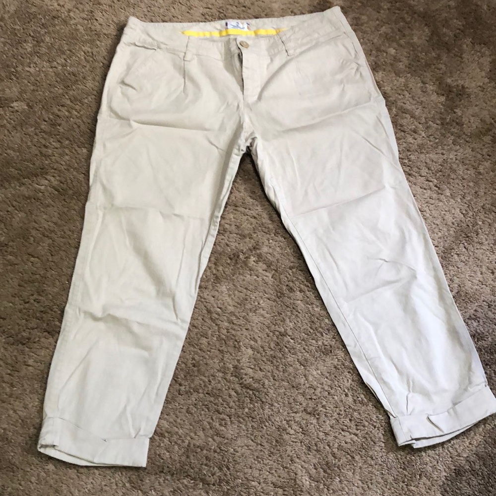 American Eagle cropped khakis
